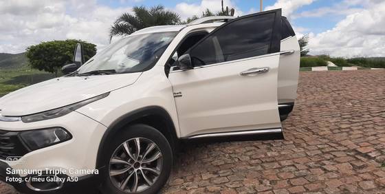 FIAT TORO 2.0 16V TURBO DIESEL VOLCANO 4WD AT9